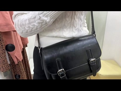 ❤️ Јавна мастурбација на младата кучка FeralBerry со дилдо во фитинг просторијата ❤️ Анално порно на порно mk.mrvideospornogratis.ru ❌️